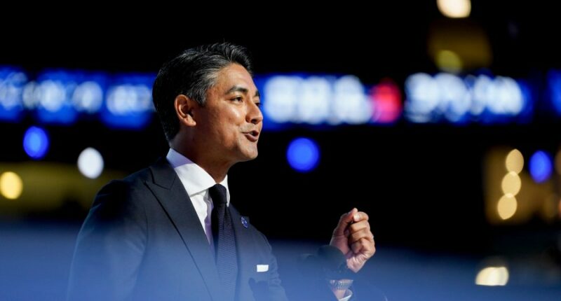 Cincinnati police union votes 'no confidence' in mayor after viral brawl