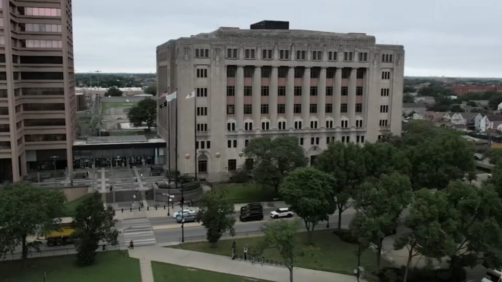 Could the Donald Trump cashless bail executive order lead to the end of Illinois' no cash bail system? Experts weigh in