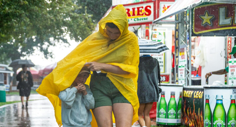 Destructive storms threaten parts of Midwest, Southeast this weekend