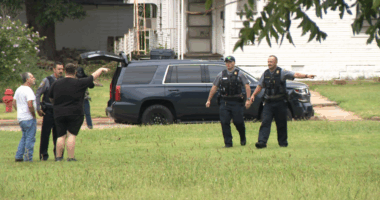 Driver allegedly rams into ICE agents car, then forces his way into a nearby home