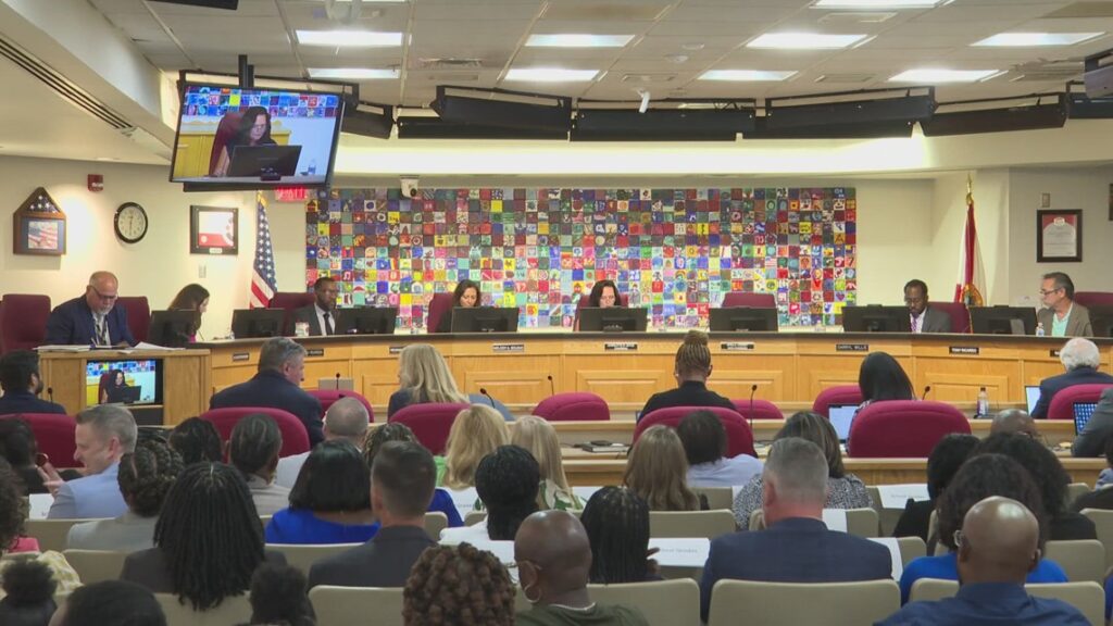 Duval School Board seeks own general counsel