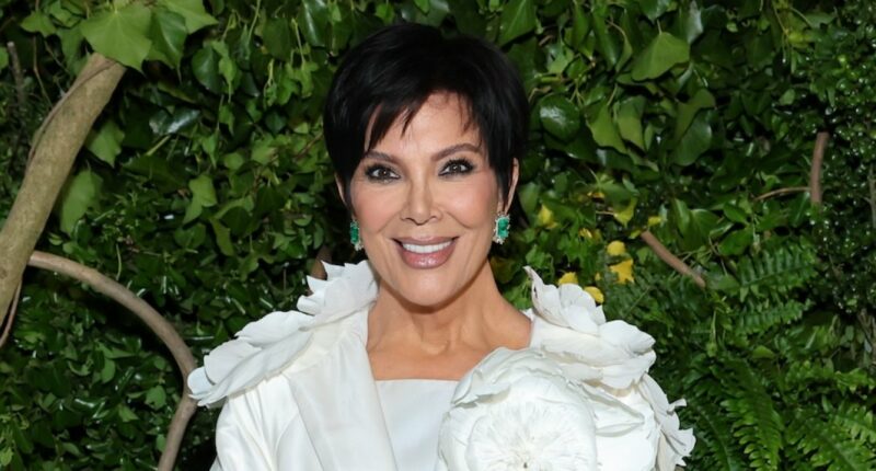 Fans Call Out Kris Jenner For Having 6 Toes in Alleged Photoshop Fail