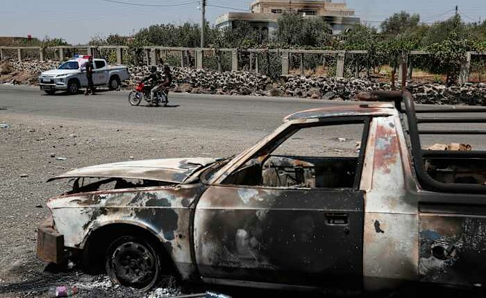 Fresh clashes break out in Syria as the interim government struggles to ease tensions