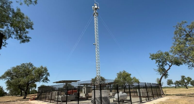 High-tech camera towers assist Border Patrol in tracking migrants