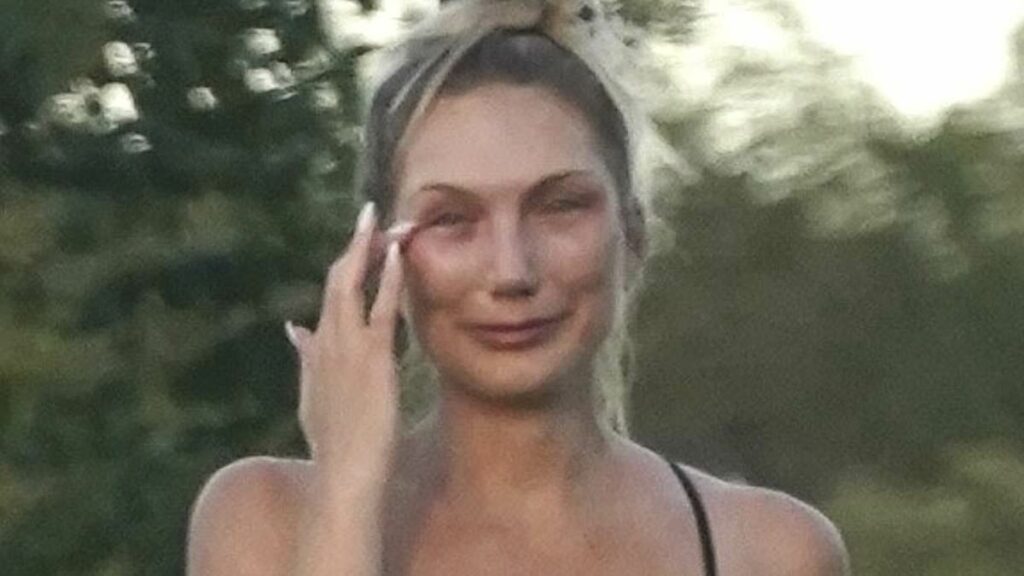 Hulk Hogan's estranged daughter Brooke breaks down in tears amid grief