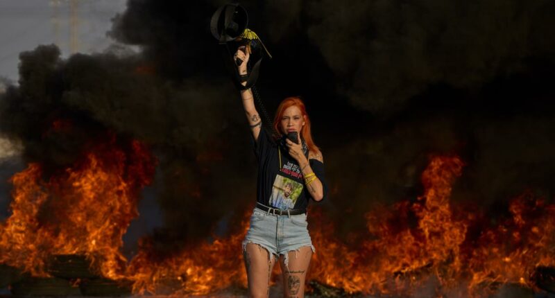Israeli protesters call for Gaza ceasefire