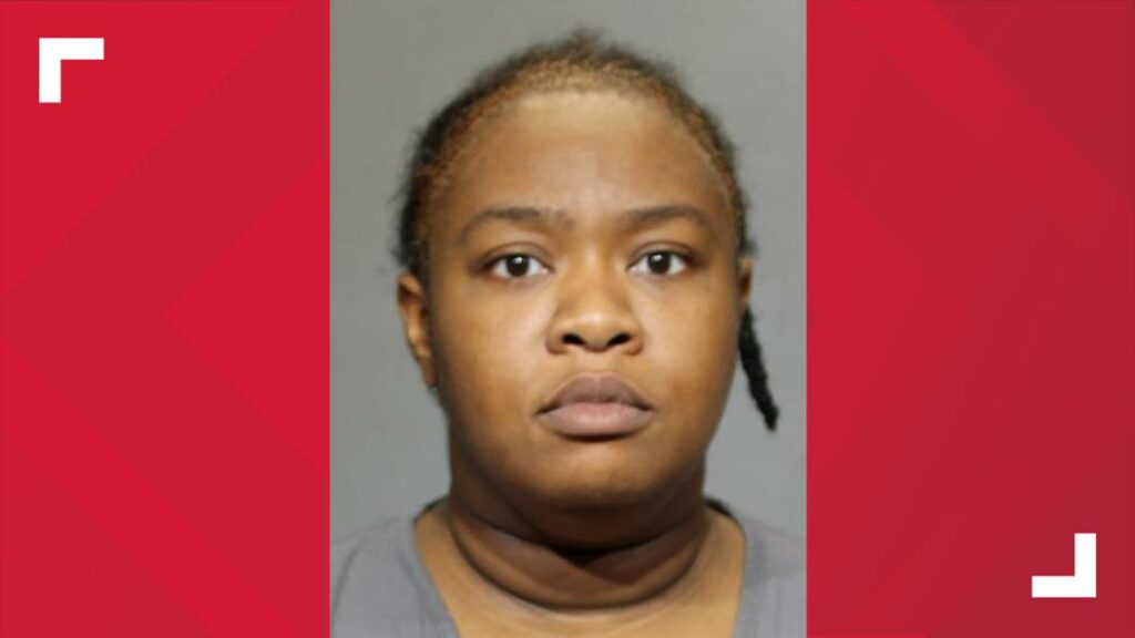 Jacksonville woman charged for child neglect at Publix