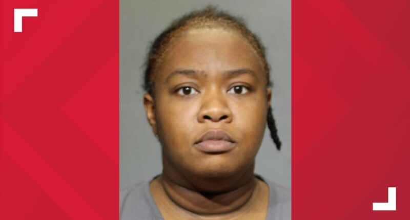 Jacksonville woman charged for child neglect at Publix