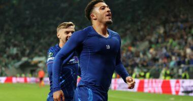 Jadon Sancho rejects Manchester United exit as he waits for more offers