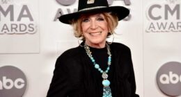 Jeannie Seely, soulful country singer behind hits like 'Don't Touch Me,' dies at 85