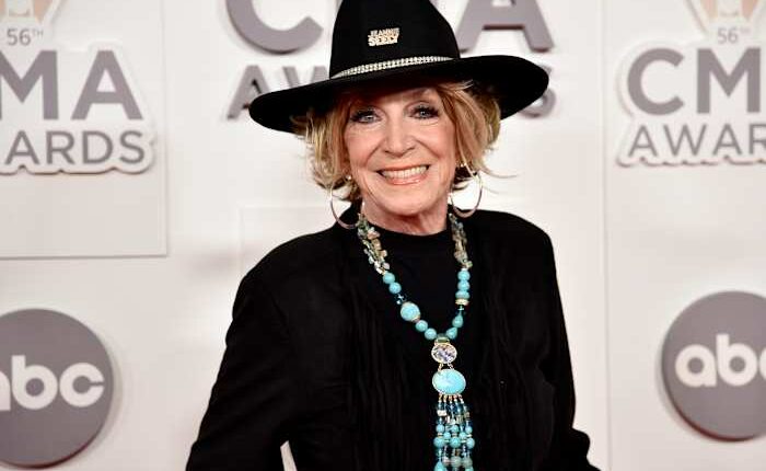 Jeannie Seely, soulful country singer behind hits like 'Don't Touch Me,' dies at 85