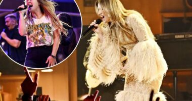 Kelly Clarkson abruptly cancels Las Vegas residency shows for the second time: ‘Sincerely sorry’