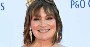 Lorraine Kelly raises eyebrows – still time for TV star to change her mind