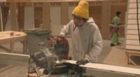 Tradies being lured to finish apprenticeships