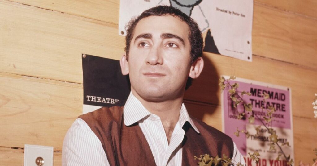 Oliver! legend ended up penniless after having four homes around the world