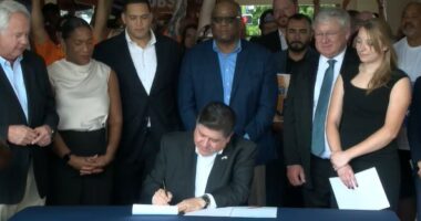 Pritzker signs two new labor bills during signing ceremony at Illinois AFL-CIO