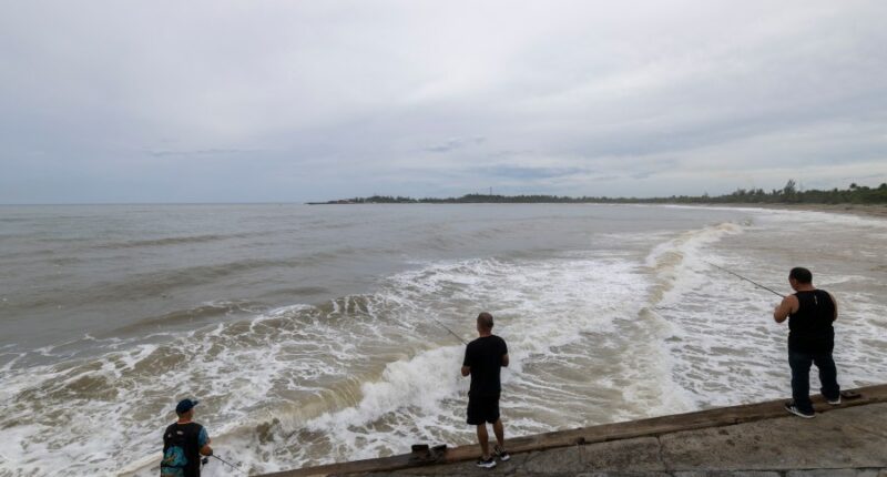 Stronger, bigger Hurricane Erin forecast to create dangerous surf along US coast
