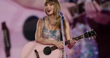 Taylor Swift Once Admitted She Has Never Felt 'Cool'