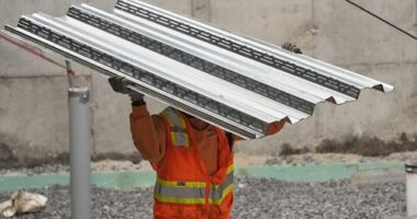Thousands of Aussie jobs in danger from China spending splurge