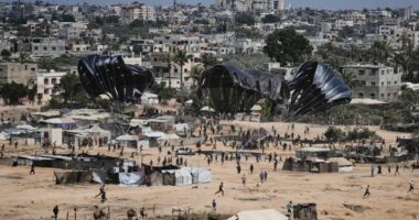 Top Trump officials traveling into Gaza amid food crisis 