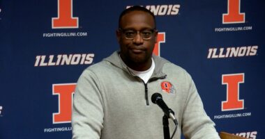 Transparency, accountability is key for Illini defensive coordinator Aaron Henry