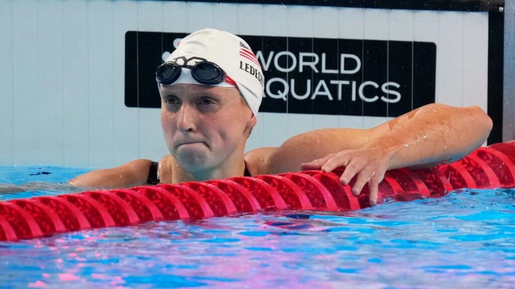 US sets world record in 4x100 mixed relay at swim world championships