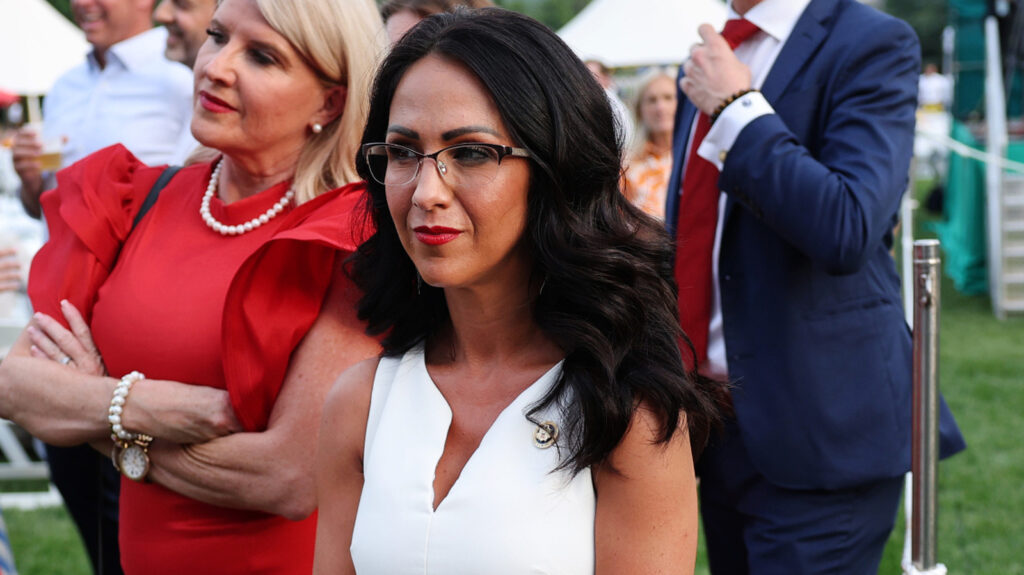 Unfiltered Photo Of Lauren Boebert Proves She's Not Completely Frozen-Faced (Yet)