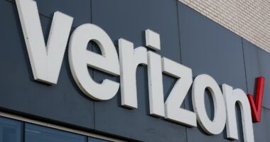 What is SOS mode? Verizon outage leaves customers without service