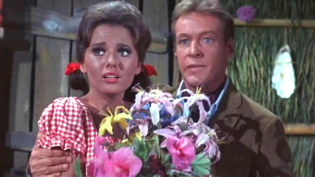 Why The Gilligan's Island Opening Didn't Feature Russell Johnson & Dawn Wells