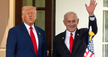 Netanyahu and Trump are set to meet as pressure mounts to end war in Gaza