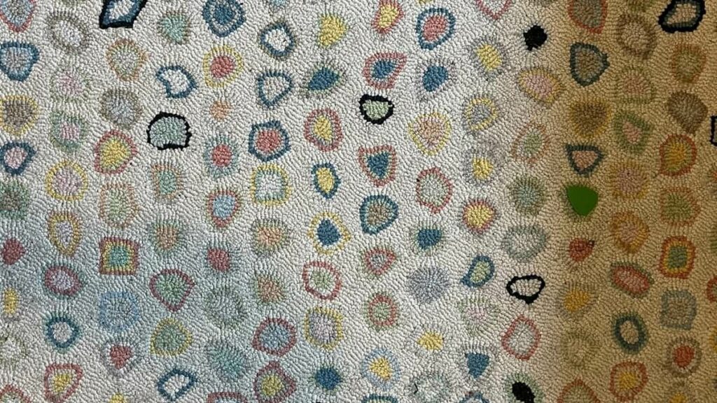 Can you find guitar pick musician dropped in just 20 seconds?