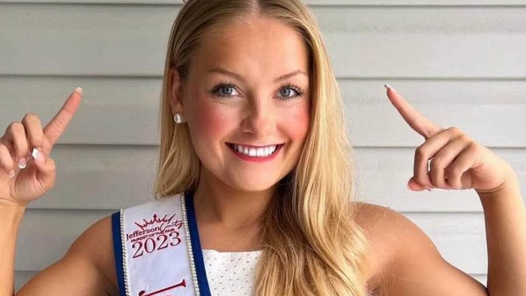 Famous boyfriend of cheerleader charged with hiding dead newborn