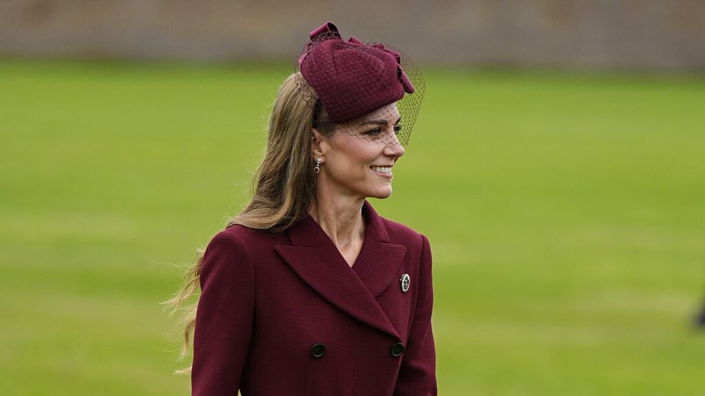 Kate is radiant in red as she welcomes the Trumps to Windsor Castle