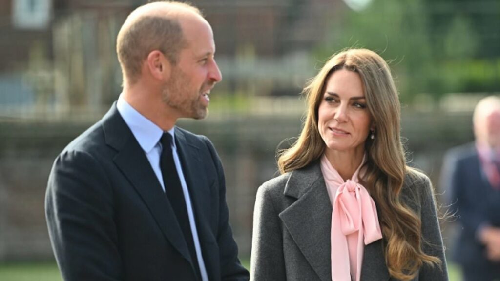 Kate joins William to visit primary school in Southport