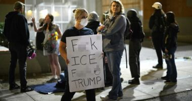 Portland residents mock Trump's plan to send troops into 'war zone'