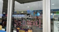 Powerball frenzy sweeps Texas town as winner remains unknown