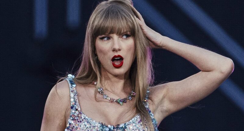 Taylor Swift is 'being pressured to have kids' by Travis Kelce's mom