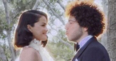 What Taylor Swift at Selena Gomez's wedding that made her cry
