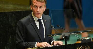 'Everything’s frozen for you': Stopped on the street by NYC police, France's Macron calls ... Trump