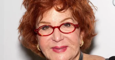 A Pap Smear Helped Sally Jessy Raphael Pick Her Signature Eyeglasses