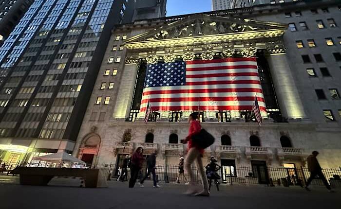 Asian shares trade mostly higher after Wall Street snaps its 3-day losing streak