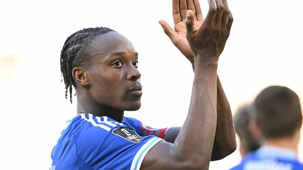 Chelsea's new signing is left 'devastated' as his own fans TURN ON him and demand he surrenders the captaincy