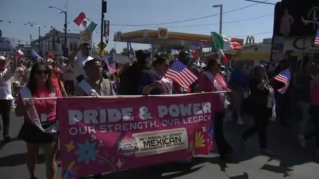 Chicago Mexican Independence Day Parade held in Little Village as show of pride amid ICE raids: 'Not going to let anyone scare us'