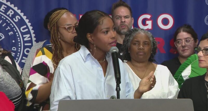 Chicago teachers prepare students' families for potential ICE raids