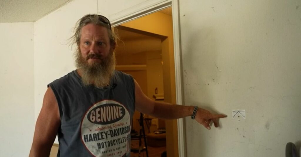 Cops respond to wrong address, shoot armed man in leg