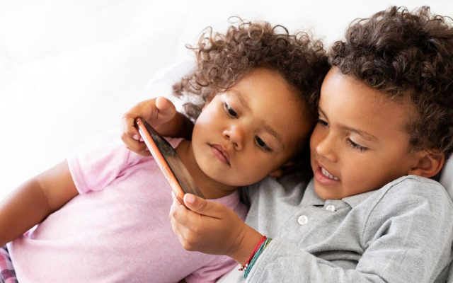EXPERT ADVICE ON HOW TO KEEP YOUR KIDS SAFE ONLINE FROM AI-GENERATED VIDEOS