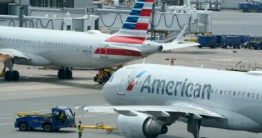 Flight crew duct tapes woman to seat on Las Vegas flight