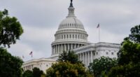 GOP, Democratic lawmakers unveil stock trading ban bill