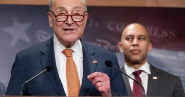 Government shutdown looms as White House, lawmakers meet