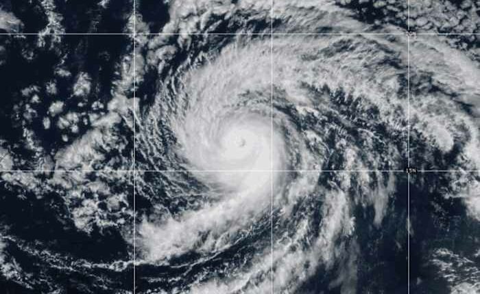 Hurricane Kiko is weakening on a forecast path expected to take it north of Hawaii